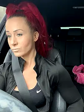 Snapshot of SweetSolez chatting on December 4, 2025, 9:51 am SweetSolez online show from December 4, 2025, 9:51 am