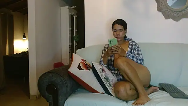 Snapshot of Vanessa_Aniston chatting on April 10, 2026, 12:16 am Vanessa Aniston online show from April 10, 2026, 12:16 am