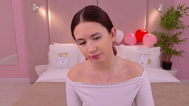 milaleoneli online show from February 15, 2025, 12:33 pm