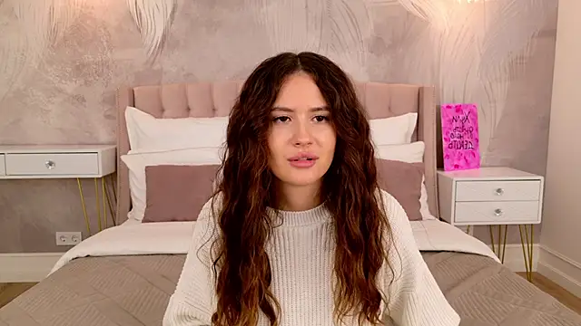 milaleoneli online show from September 10, 2025, 4:40 pm