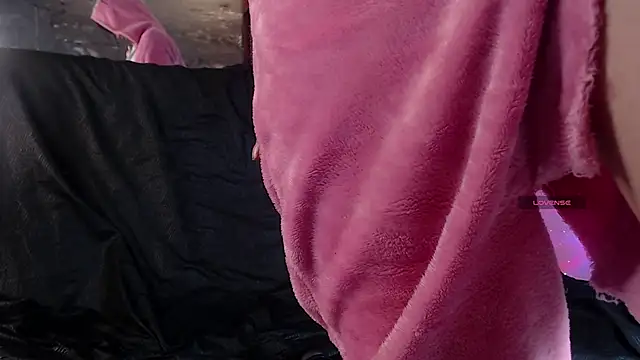 Snapshot of Seeet_lilith chatting on December 4, 2024, 5:27 am Seeet lilith online show from December 4, 2024, 5:27 am