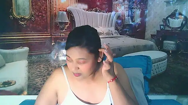 Snapshot of IndianYummy chatting on December 12, 2024, 6:03 am IndianYummy online show from December 12, 2024, 6:03 am