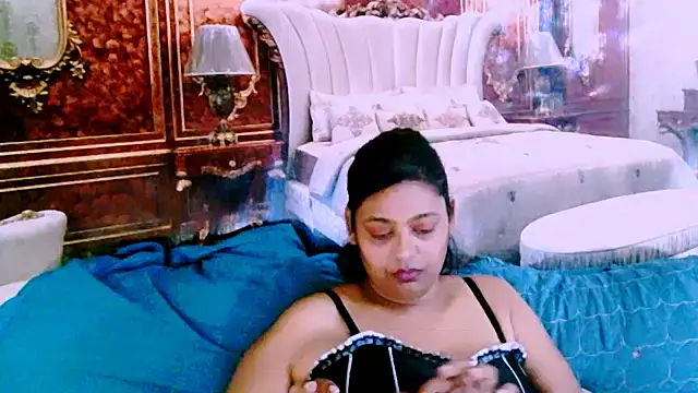 Snapshot of IndianYummy chatting on December 15, 2024, 2:41 am IndianYummy online show from December 15, 2024, 2:41 am