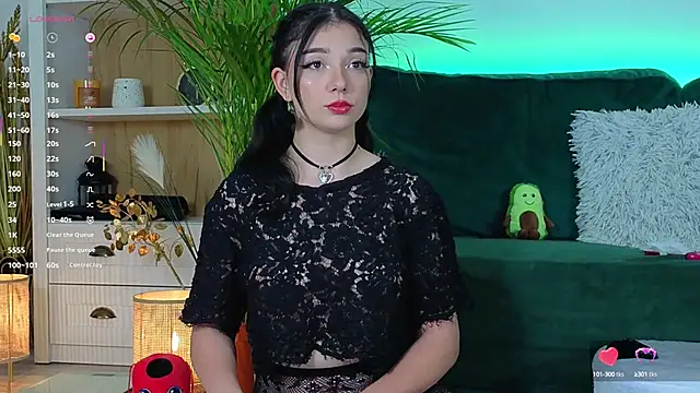 AveryWillow online show from October 16, 2025, 3:07 am