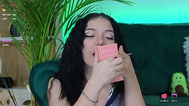 AveryWillow online show from October 20, 2025, 3:07 am