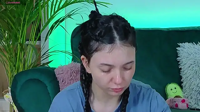 AveryWillow online show from October 21, 2025, 2:56 am