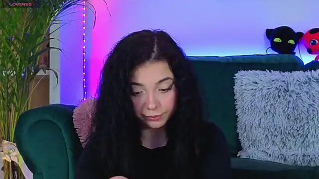 Snapshot of AveryWillow chatting on March 3, 2026, 11:54 pm AveryWillow online show from March 3, 2026, 11:54 pm