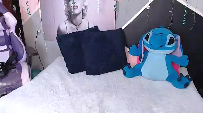 Samanta james19 online show from March 13, 2025, 8:22 pm