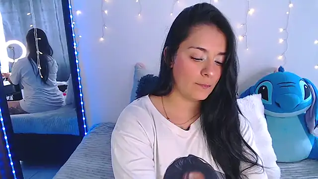 Samanta james19 online show from April 17, 2026, 6:00 pm