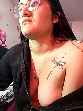 Hanna Kinsley online show from September 26, 2025, 4:11 pm