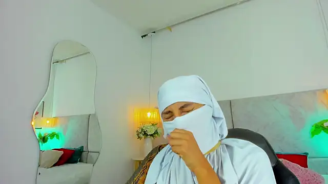 naomiii   online show from February 10, 2026, 11:58 am