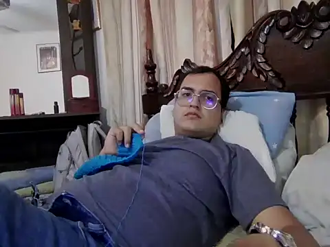 Daza04j online show from December 11, 2024, 1:26 am