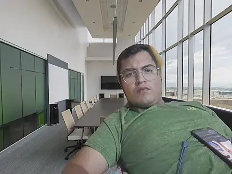 Daza04j online show from November 19, 2025, 4:34 am