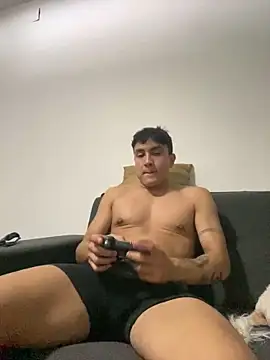 LCarreraa online show from January 28, 2025, 1:50 am