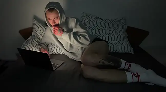 Antik online show from February 9, 2025, 10:00 pm