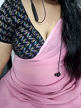 Snapshot of Yours_Radika chatting on January 27, 2025, 6:09 pm Yours Radika online show from January 27, 2025, 6:09 pm