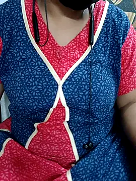 Snapshot of Yours_Radika chatting on February 21, 2025, 8:51 am Yours Radika online show from February 21, 2025, 8:51 am