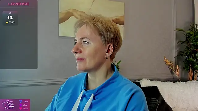 Nika Smit online show from January 3, 2025, 9:47 am