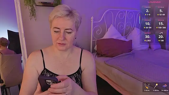 Nika Smit online show from February 21, 2026, 5:41 am