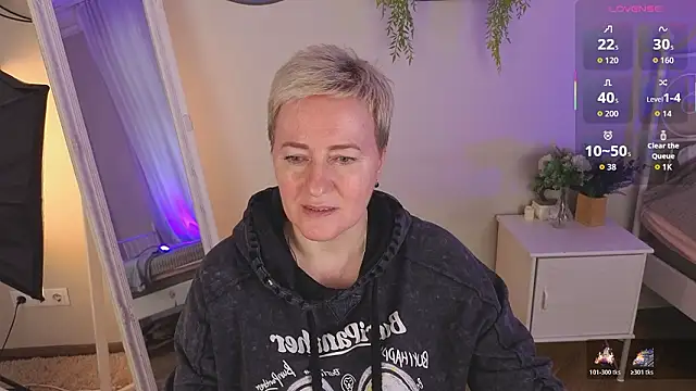 Nika Smit online show from March 27, 2026, 10:26 am