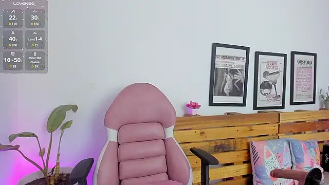 Alisson Boobs  online show from February 27, 2026, 10:32 pm