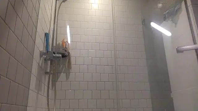 Snapshot of oktober1993 chatting on February 5, 2026, 7:57 am oktober1993 online show from February 5, 2026, 7:57 am