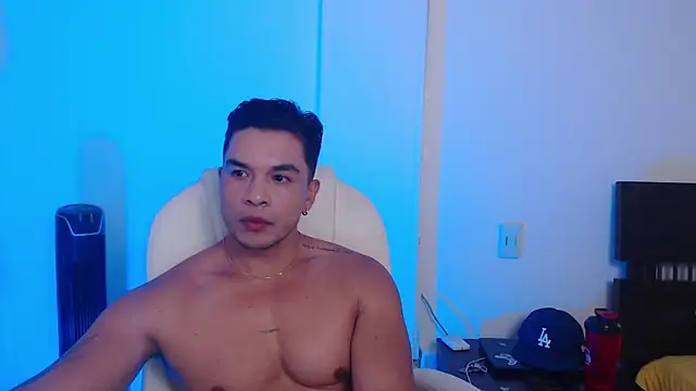 estebandelouis online show from February 1, 2025, 12:05 pm