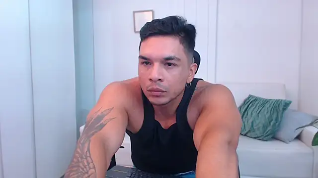 estebandelouis online show from March 4, 2025, 1:28 pm