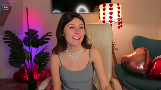 Snapshot of Hailey_Green chatting on February 13, 2025, 7:21 pm Hailey Green online show from February 13, 2025, 7:21 pm