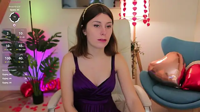 Snapshot of Hailey_Green chatting on February 14, 2025, 10:14 pm Hailey Green online show from February 14, 2025, 10:14 pm