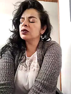 NATHALIA-28  online show from February 8, 2025, 5:18 pm