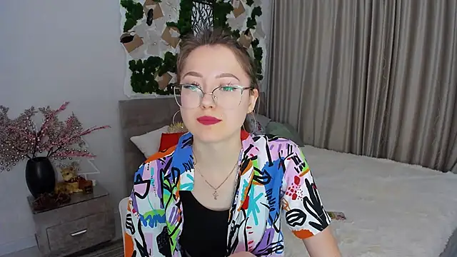 SereneFlame online show from January 14, 2025, 10:48 am