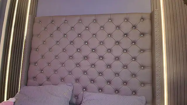 CAMILA JHONS online show from February 8, 2025, 1:44 pm