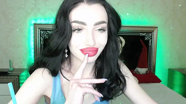 NancyLovee  online show from January 24, 2025, 8:00 pm