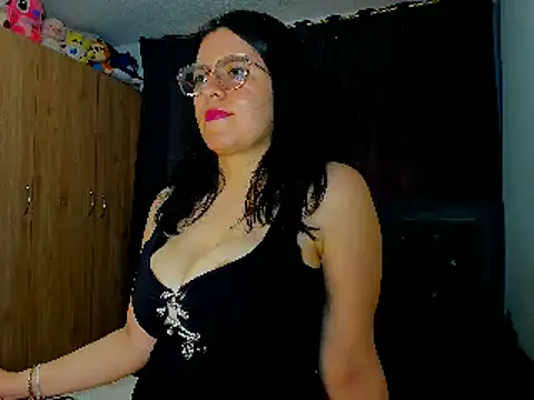 TiffanyDolll   online show from February 5, 2025, 10:12 pm