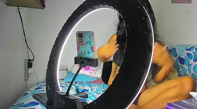 Nenita Hot  online show from March 11, 2025, 7:58 pm