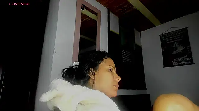 Nenita Hot  online show from September 30, 2025, 3:33 am