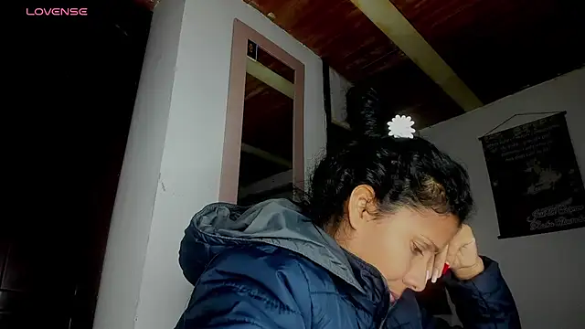 Nenita Hot  online show from October 7, 2025, 4:31 am