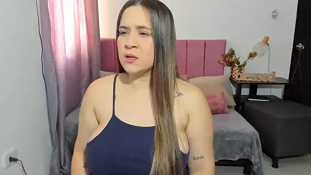 Snapshot of EmmyGray chatting on November 29, 2025, 7:28 pm EmmyGray online show from November 29, 2025, 7:28 pm