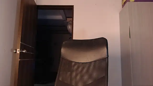 mistressbigcock777 online show from December 5, 2025, 4:43 am