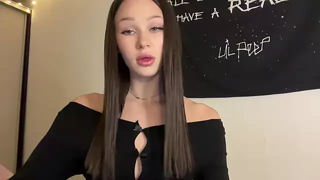 ur molly online show from November 7, 2025, 1:00 pm