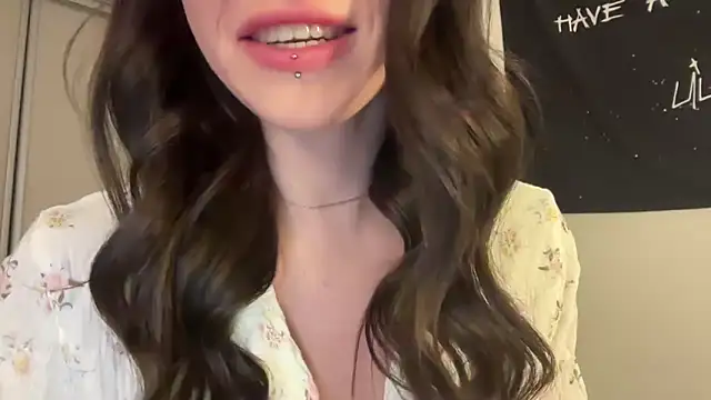 ur molly online show from January 15, 2026, 2:27 am