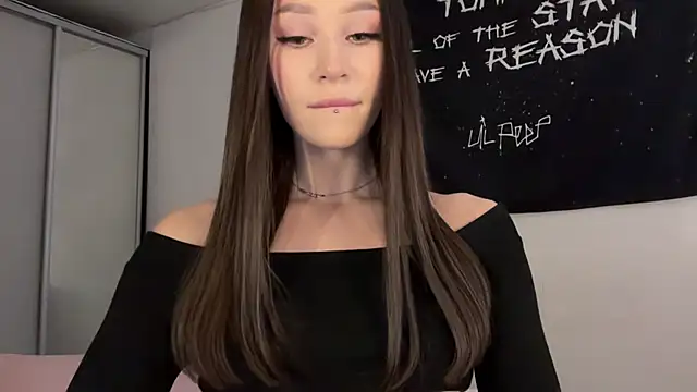 ur molly online show from April 2, 2026, 1:47 am