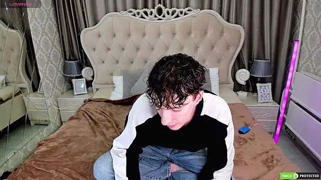 TrevorBenson online show from September 21, 2025, 6:09 pm