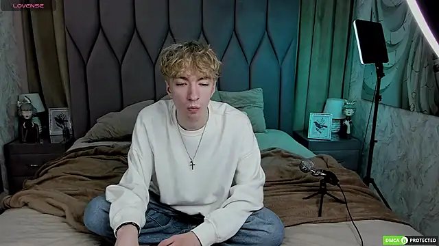 TrevorBenson online show from October 9, 2025, 3:26 am