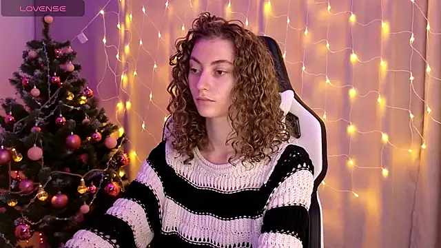 lady curls online show from December 13, 2024, 11:17 pm