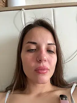 AmiLavs online show from September 16, 2025, 5:52 am