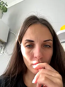 AmiLavs online show from October 1, 2025, 6:41 am