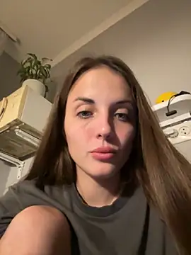 AmiLavs online show from October 21, 2025, 7:36 pm