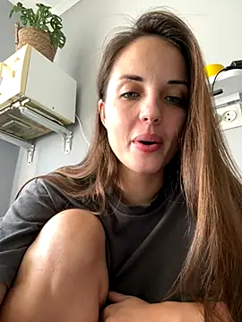 AmiLavs online show from October 26, 2025, 10:43 am